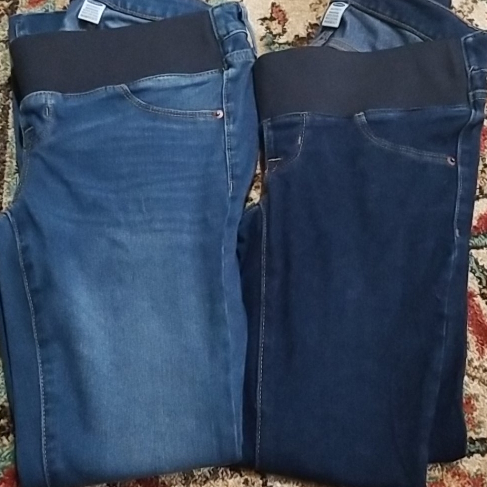 Old Navy Maternity Jeans Size 2 (2 pairs)